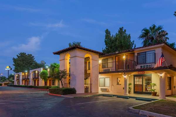 Exterior view - Days Inn San Bernardino Redlands
