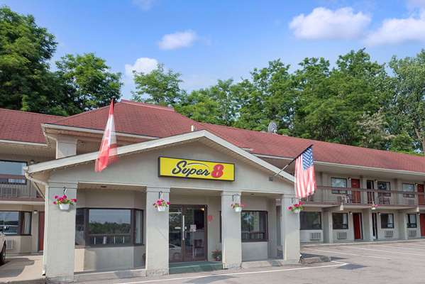 Exterior view - Super 8 Motel North of the Falls Niagara Falls
