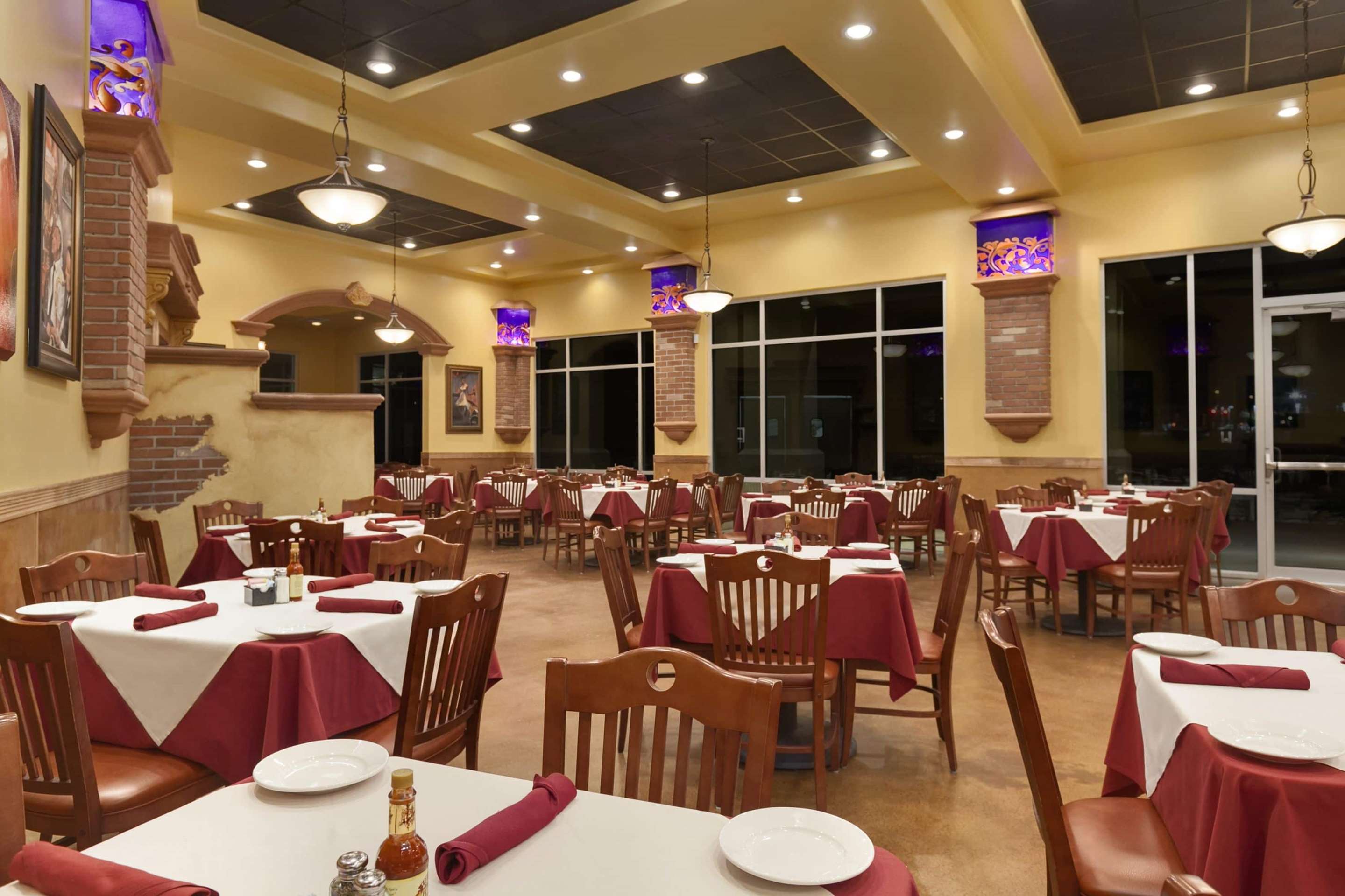 restaurant | Wyndham Garden San Antonio Riverwalk/Museum Reach