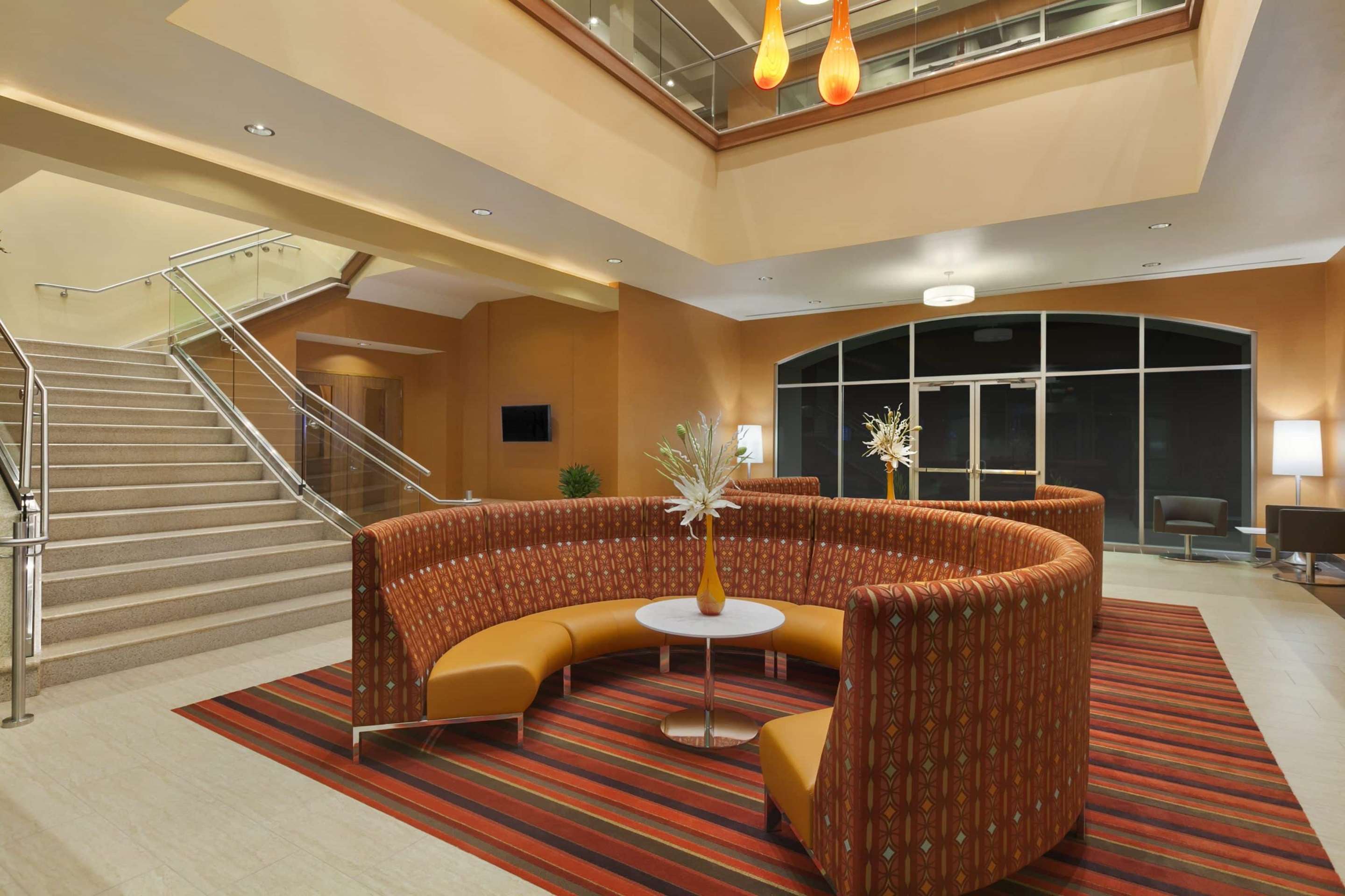 Lobby seating area | Wyndham Garden San Antonio Riverwalk/Museum Reach
