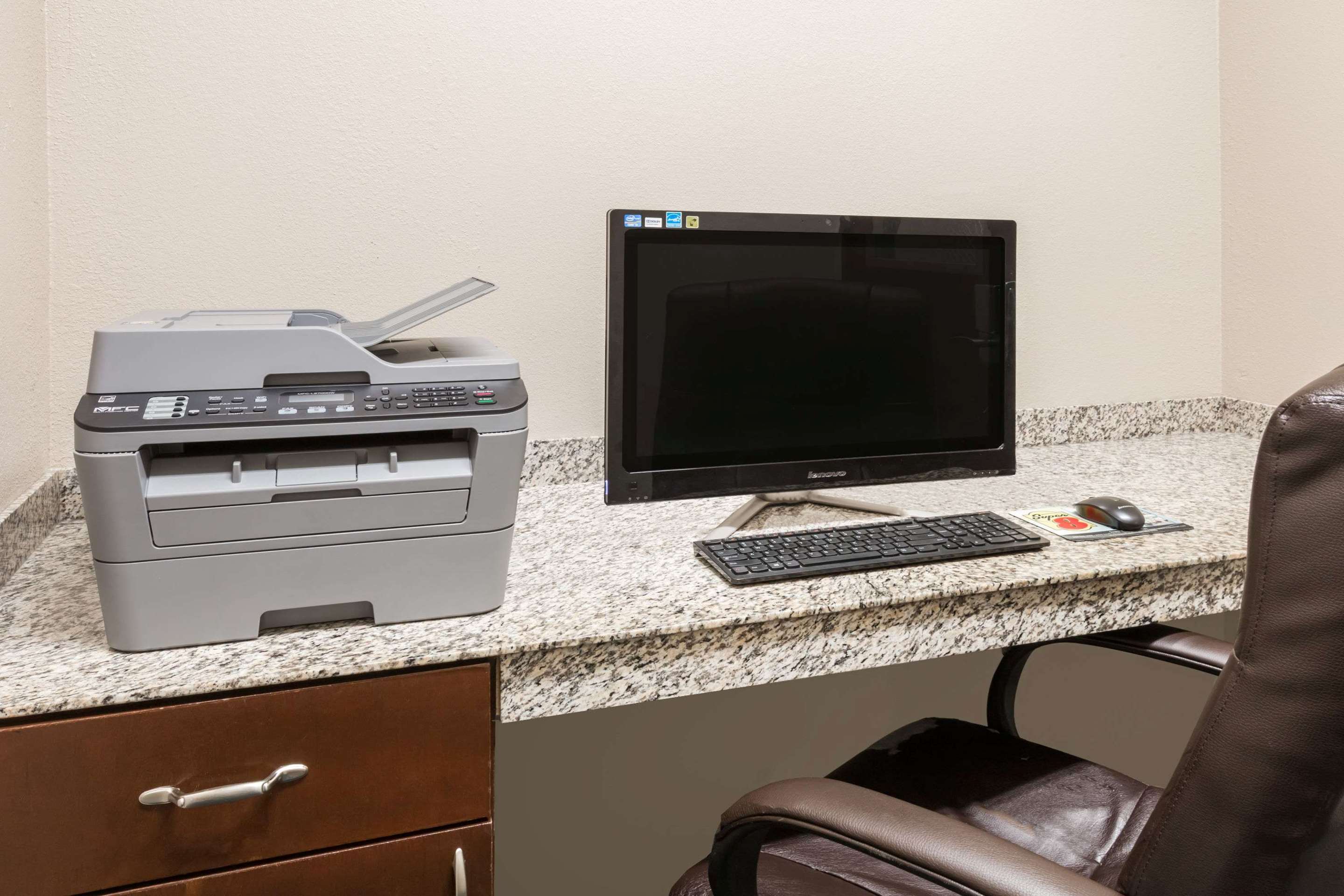 Business Center | Super 8 by Wyndham Nacogdoches