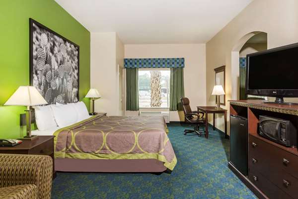 Suite - Super 8 Motel Nacogdoches