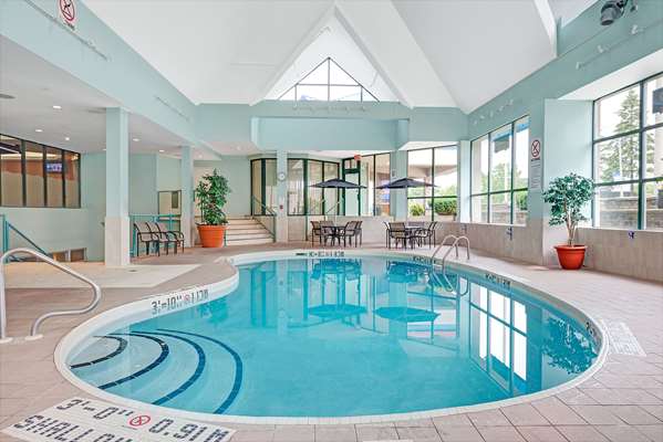 Pool - Ramada Inn Niagara Falls