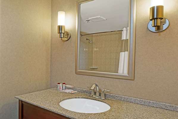  - Ramada Inn Niagara Falls