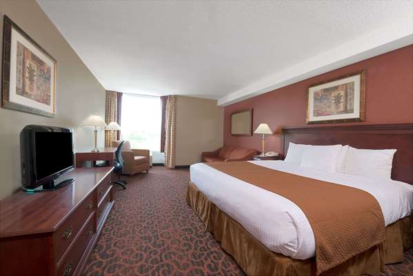  - Ramada Inn Niagara Falls