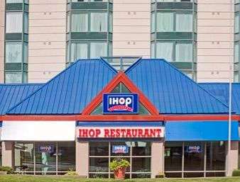 Restaurant - Ramada Inn Niagara Falls