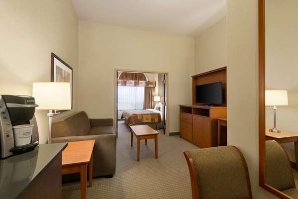 Suite - Ramada Inn Drayton Valley