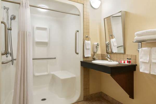  - Ramada Inn Drayton Valley