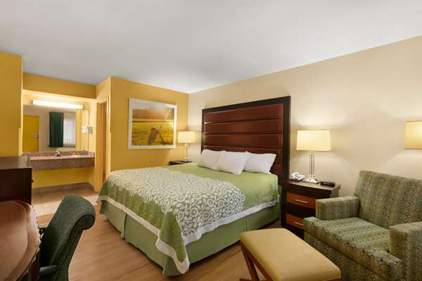  - Days Inn Fern Park