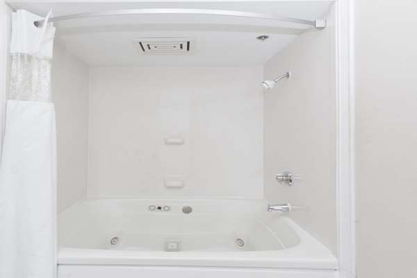  - Baymont Inn & Suites Covington - I-20, Exit 92