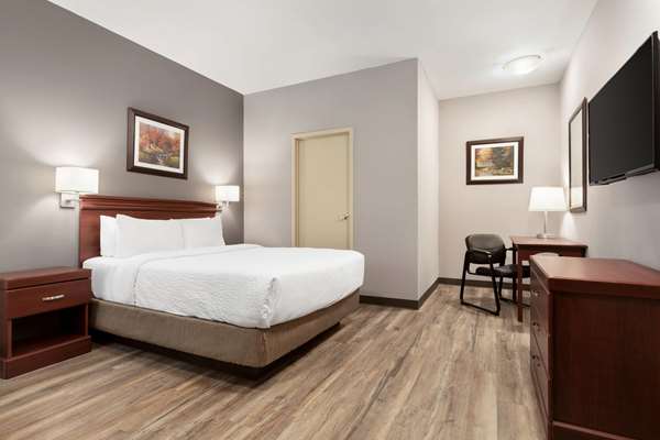  - Days Inn Hamilton