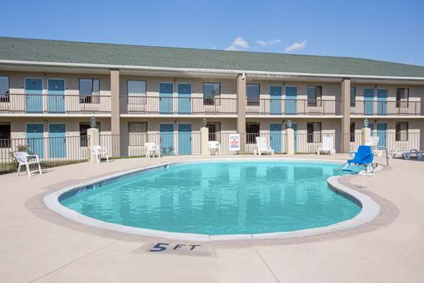 Pool - Super 8 Motel Dunn - I-95, Exit 73