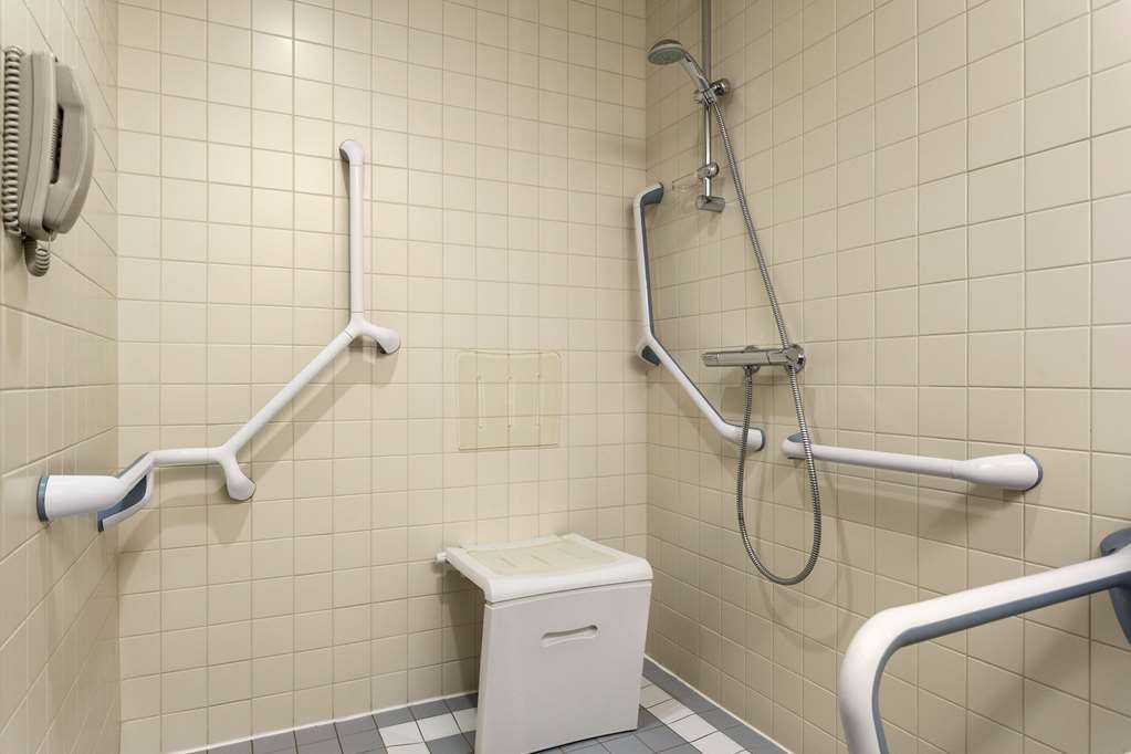 RAMADA PLAZA BY WYNDHAM BUCHAREST C-guestroom-Guest Room,On-Site.jpg