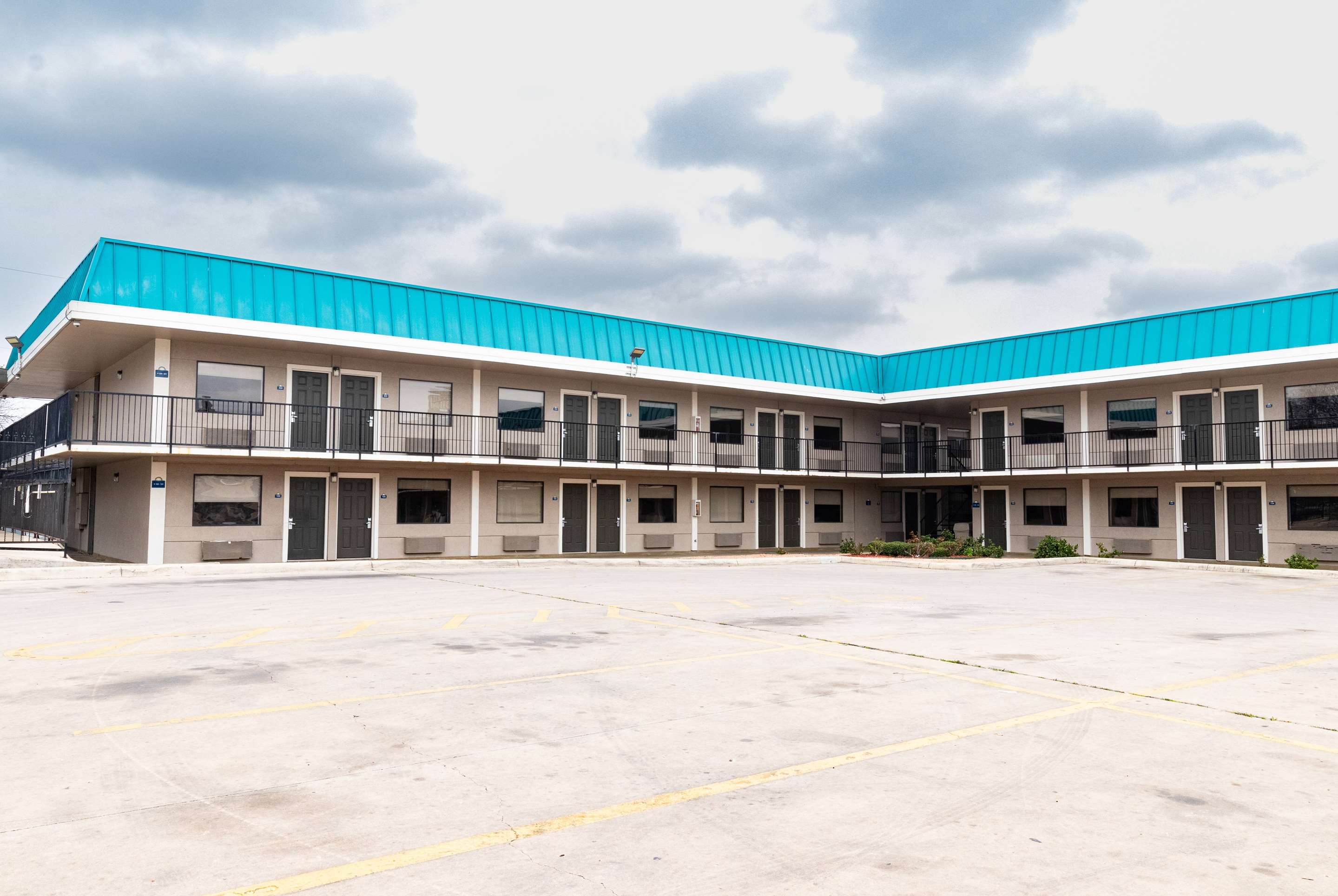 Exterior | Days Inn by Wyndham N.W. Medical Center