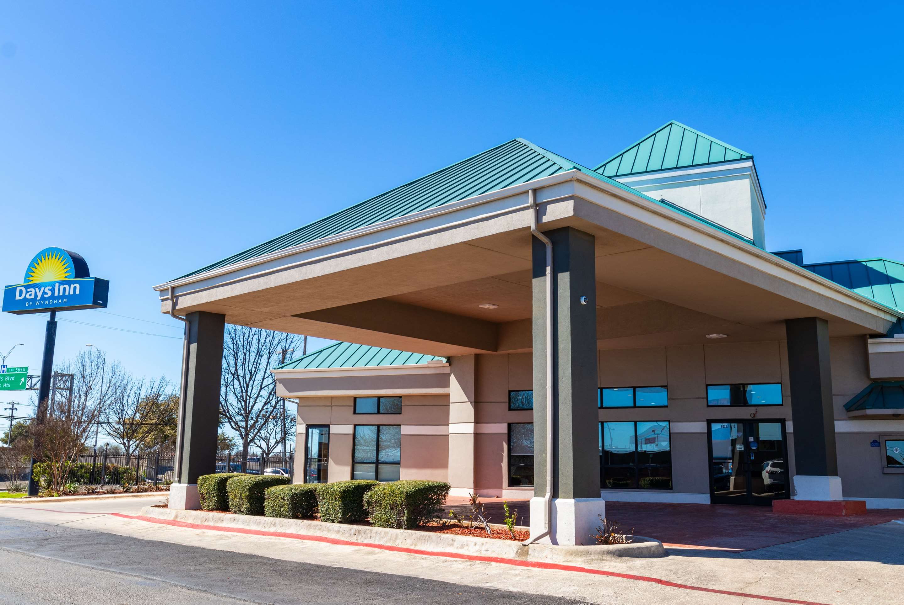 Exterior | Days Inn by Wyndham N.W. Medical Center