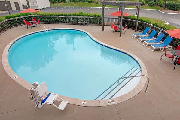 Pool - Baymont Inn & Suites Briley Airport Nashville - I-40, Exit 215