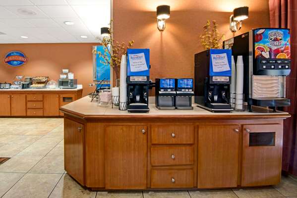  - Baymont Inn & Suites Briley Airport Nashville - I-40, Exit 215