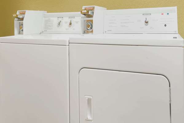  - Baymont Inn & Suites Briley Airport Nashville - I-40, Exit 215