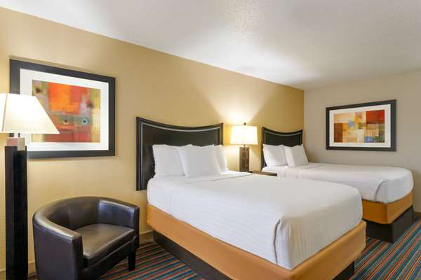  - Baymont Inn & Suites Briley Airport Nashville - I-40, Exit 215