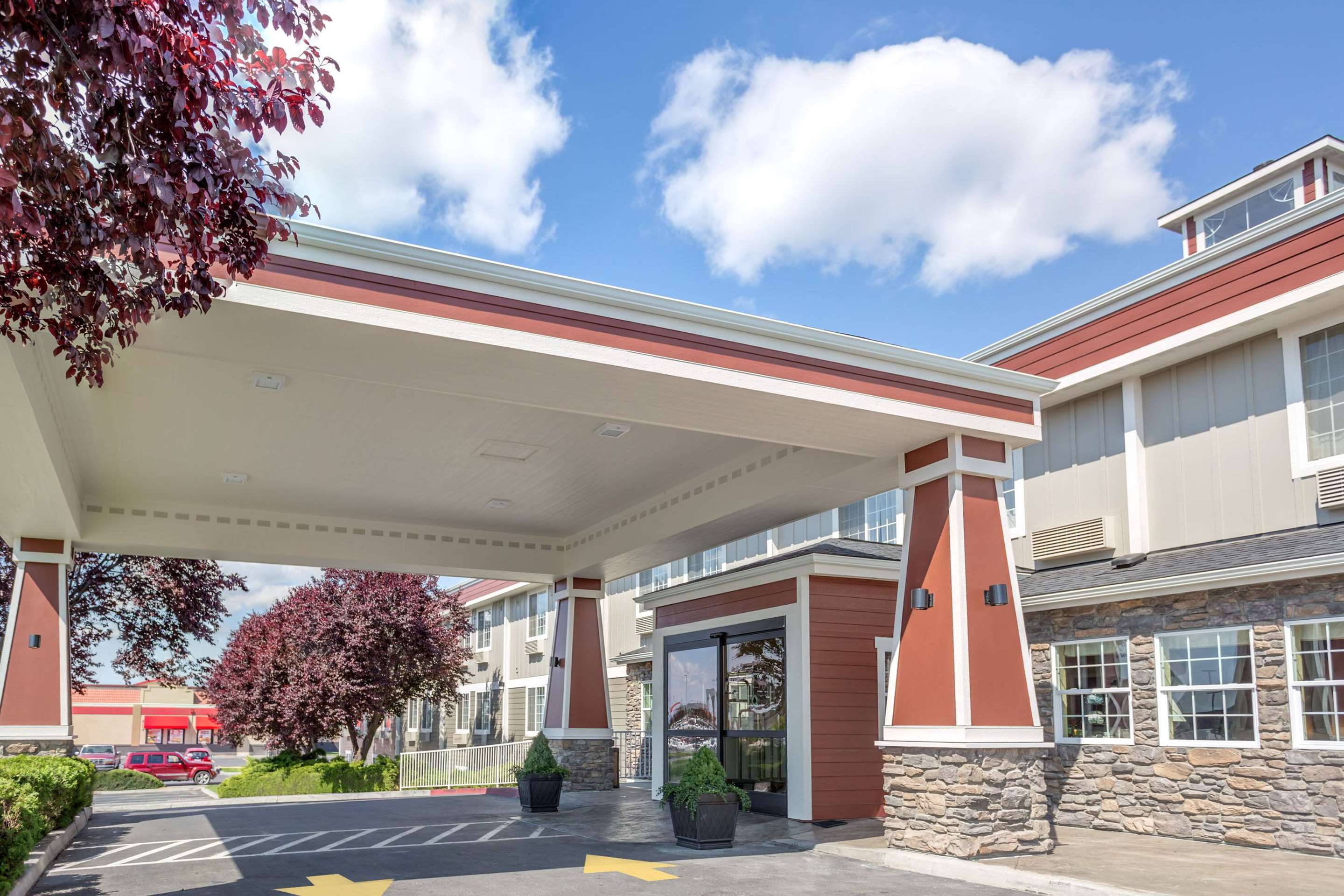 Exterior | Ramada by Wyndham Moses Lake
