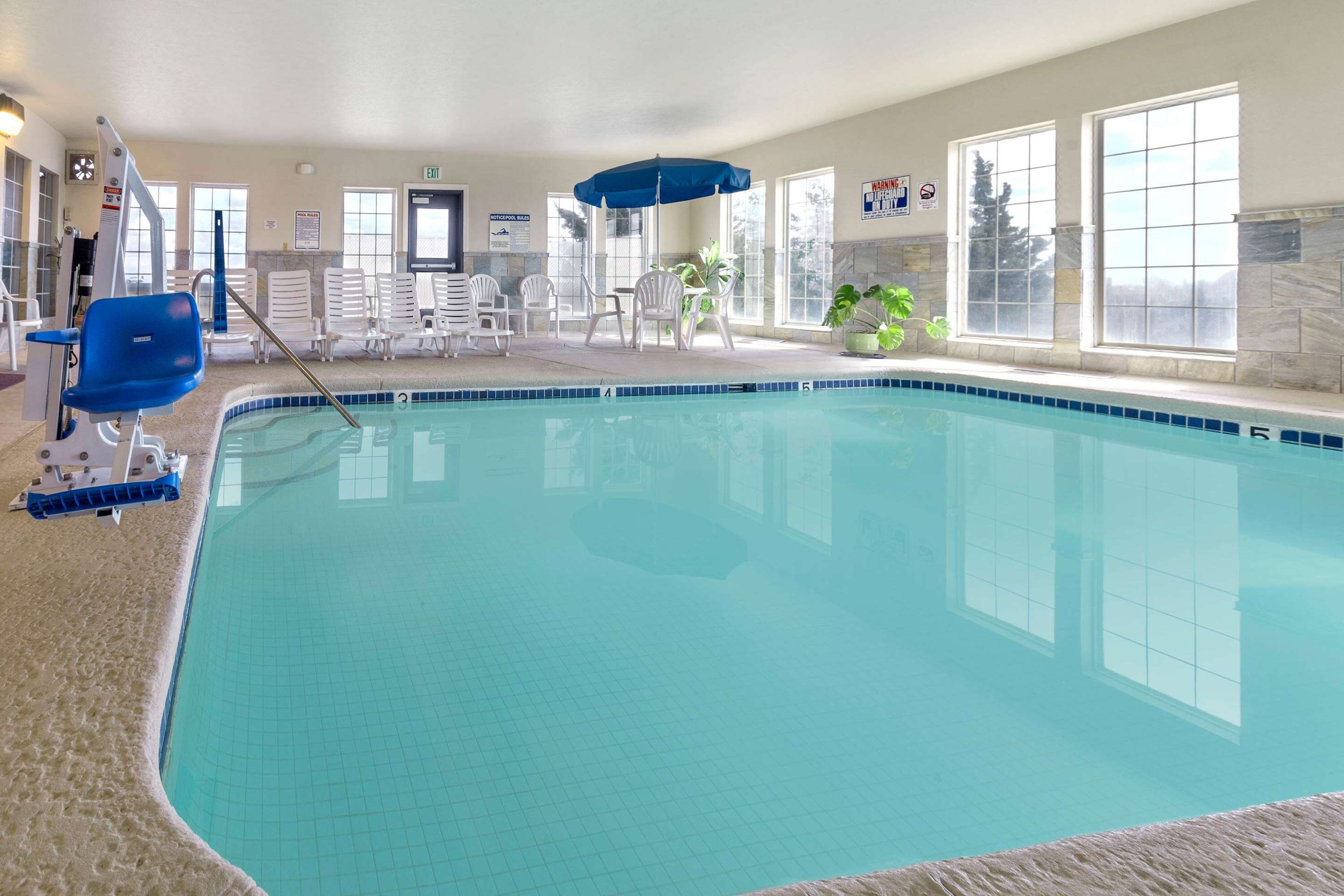 Pool | Ramada by Wyndham Moses Lake