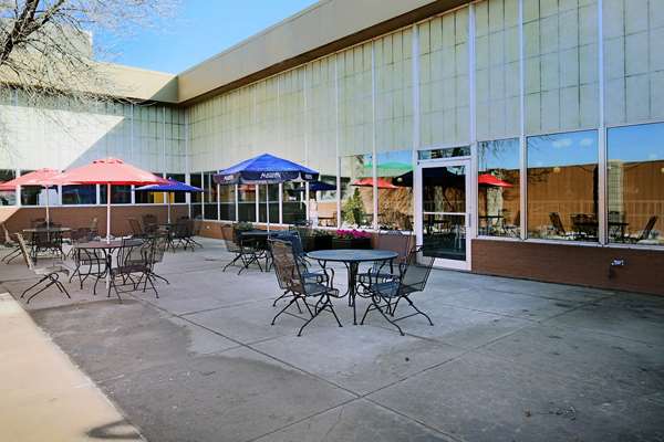 Restaurant - Ramada Hotel & Conference Center Mitchell - I-90, Exit 330