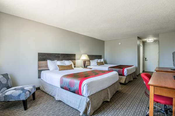  - Ramada Hotel & Conference Center Mitchell - I-90, Exit 330