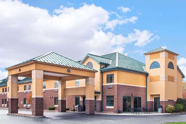 On-Site,Outdoor/Exterior,Exterior View of Building