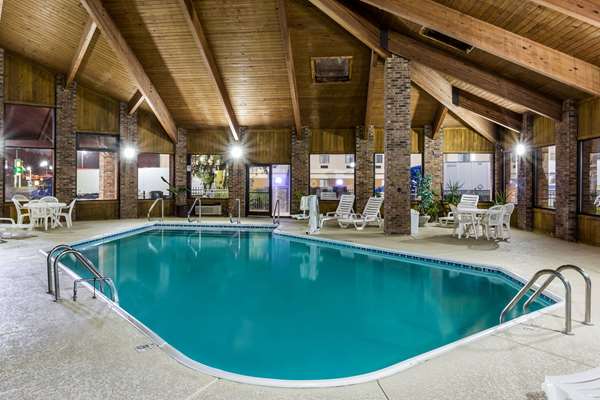 Pool - Baymont Inn & Suites Brooks - I-65, Exit 121