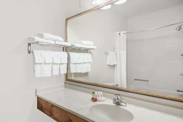  - Ramada Inn Columbia - I-70, Exit 128A