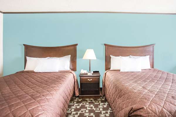  - Super 8 Hotel Daleville - I-81, Exit 150B