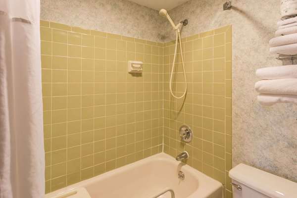  - Days Inn Rockford - I-39 & I-90, Exit 15