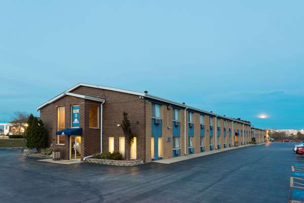 Exterior view - Days Inn Rockford - I-39 & I-90, Exit 15