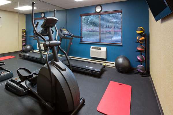Fitness/ Exercise Room - Days Inn Rockford - I-39 & I-90, Exit 15