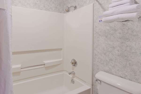  - Days Inn Rockford - I-39 & I-90, Exit 15