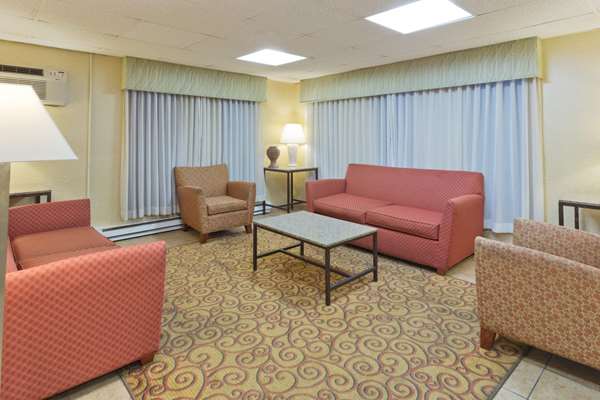  - Days Inn Rockford - I-39 & I-90, Exit 15