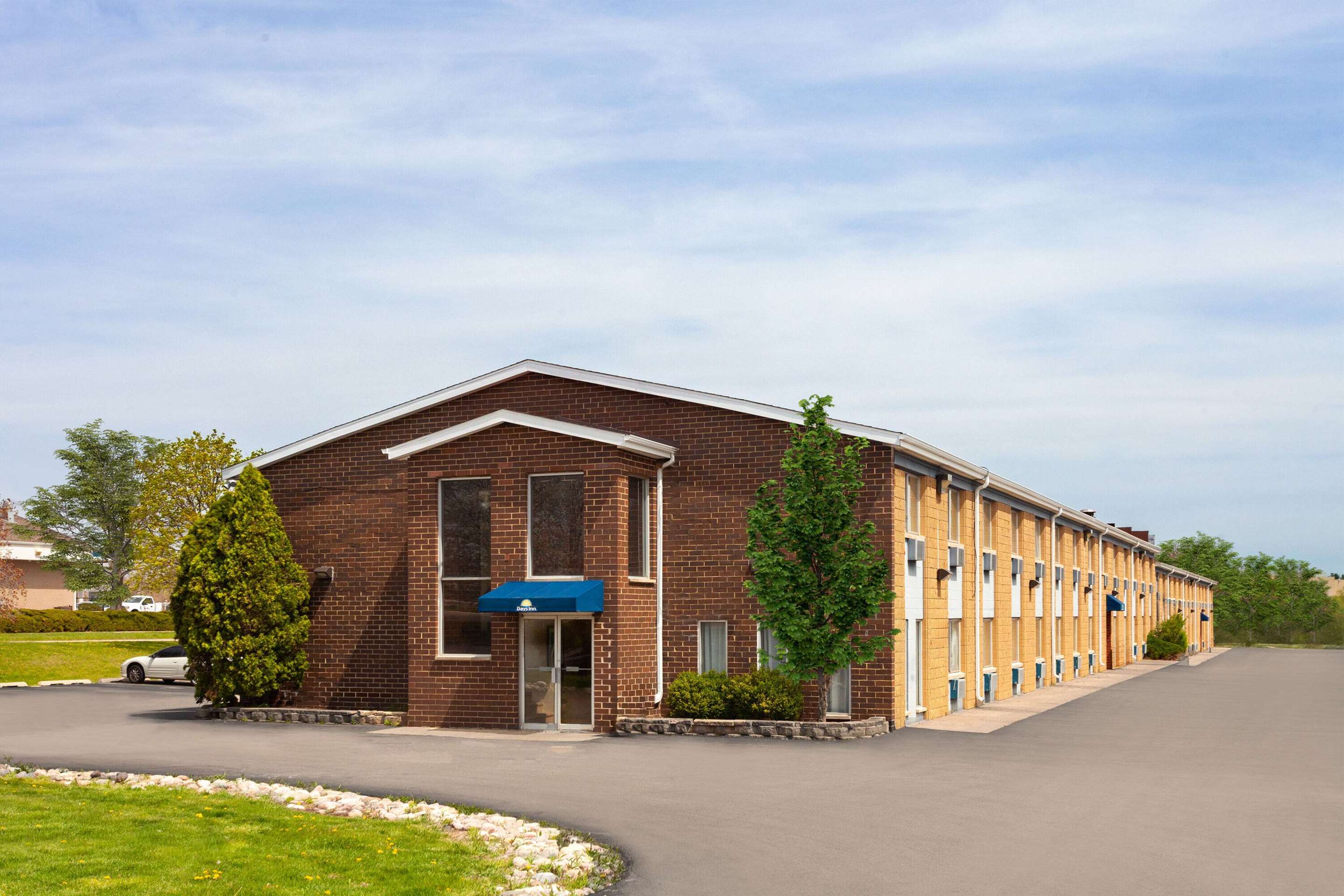Exterior | Days Inn by Wyndham Rockford