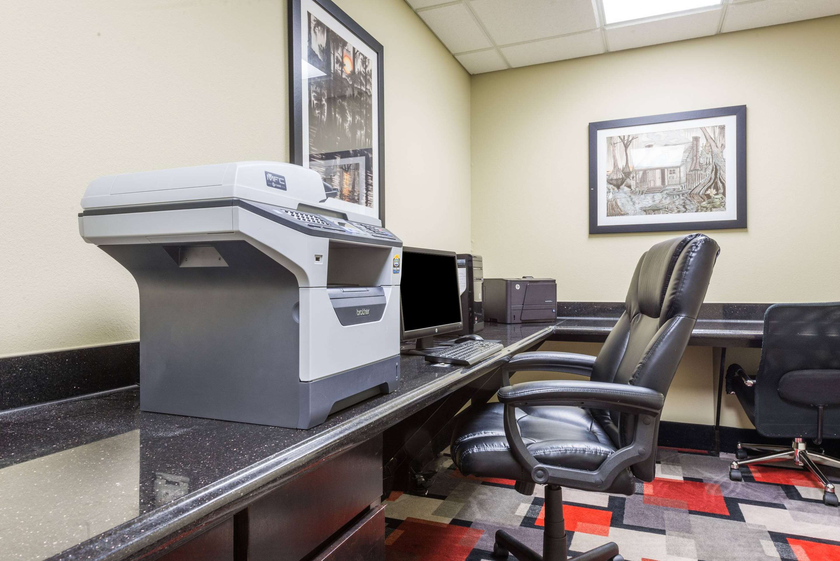 Business Center | Wingate by Wyndham Lake Charles Casino Area