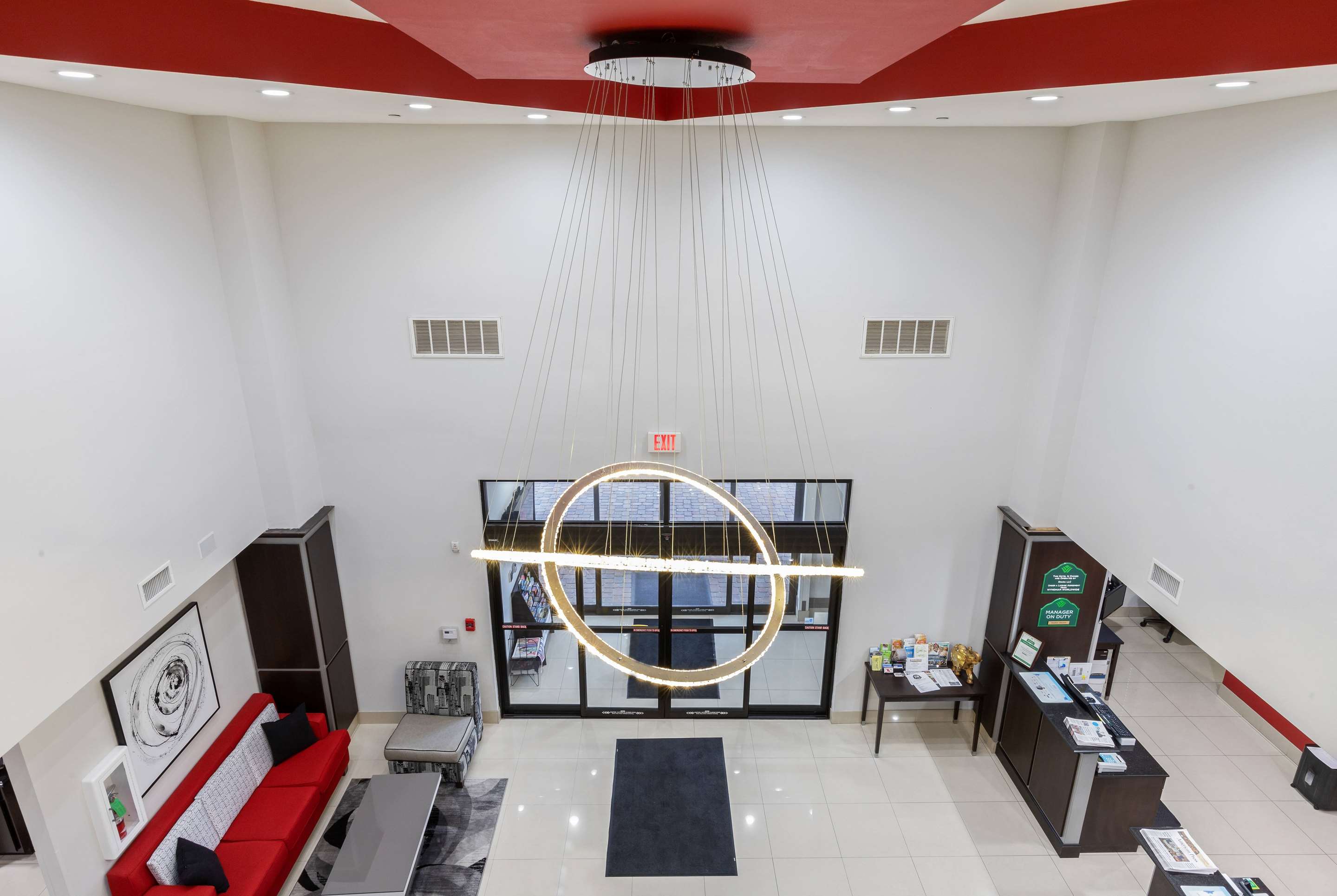 Lobby | Wingate by Wyndham Lake Charles Casino Area