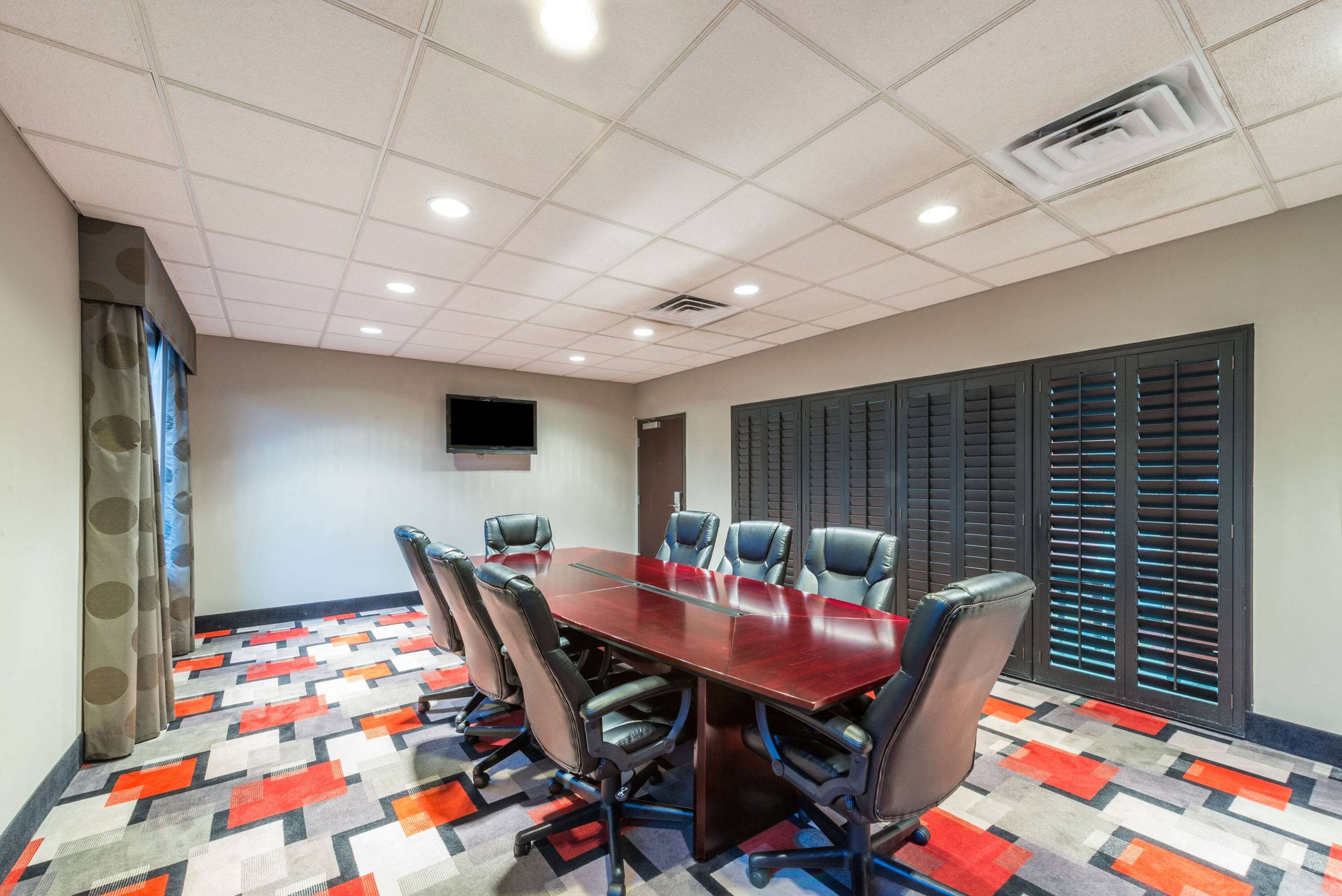 Meeting Room | Wingate by Wyndham Lake Charles Casino Area