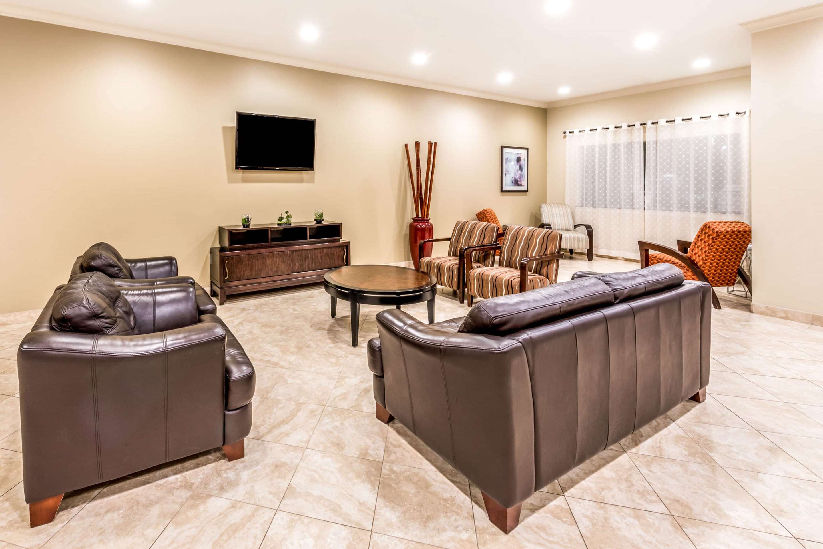 Lobby | Ramada by Wyndham College Station