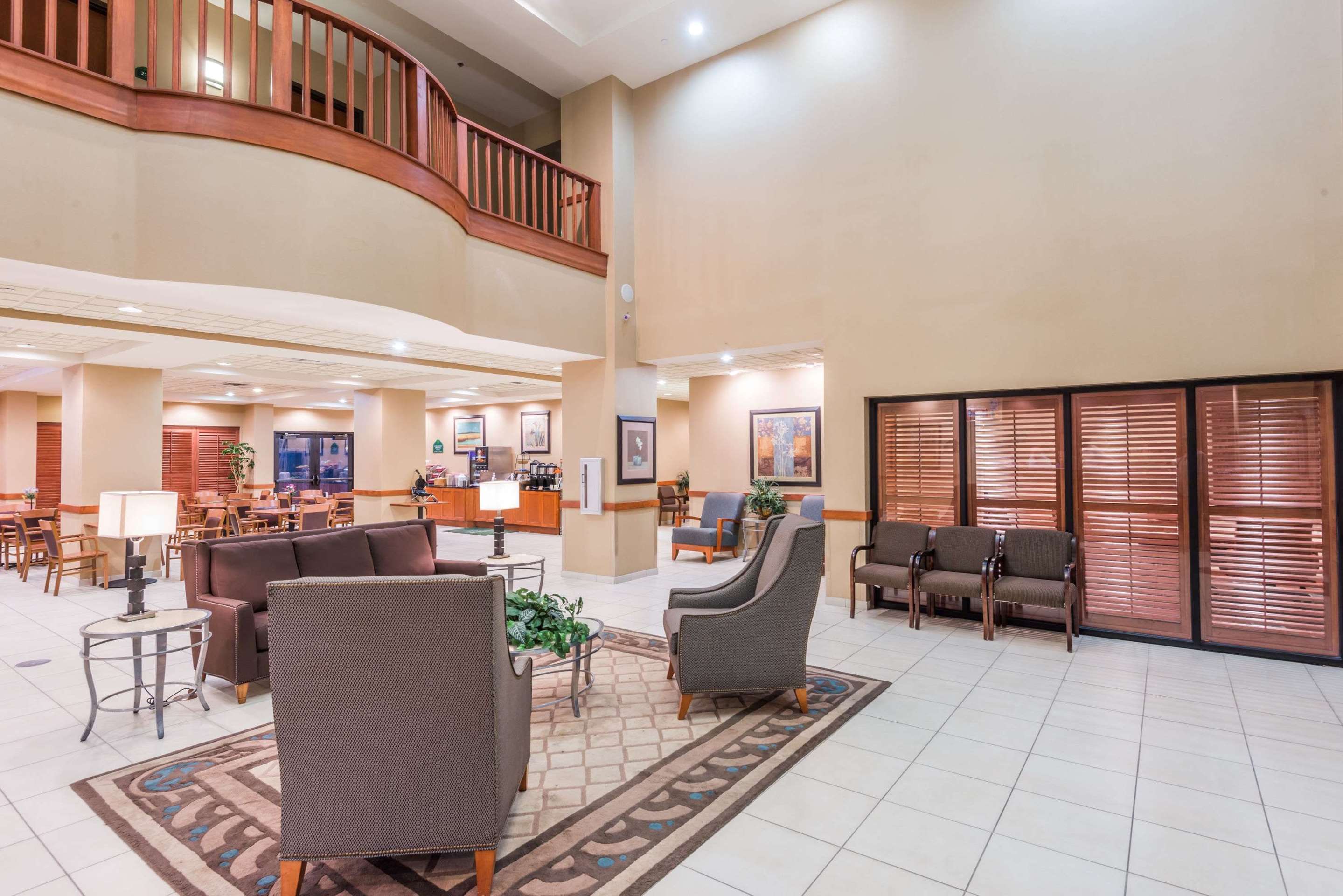 Lobby | Wingate by Wyndham New Braunfels