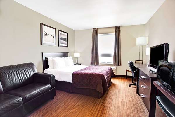 Suite - Super 8 Hotel Terrebonne