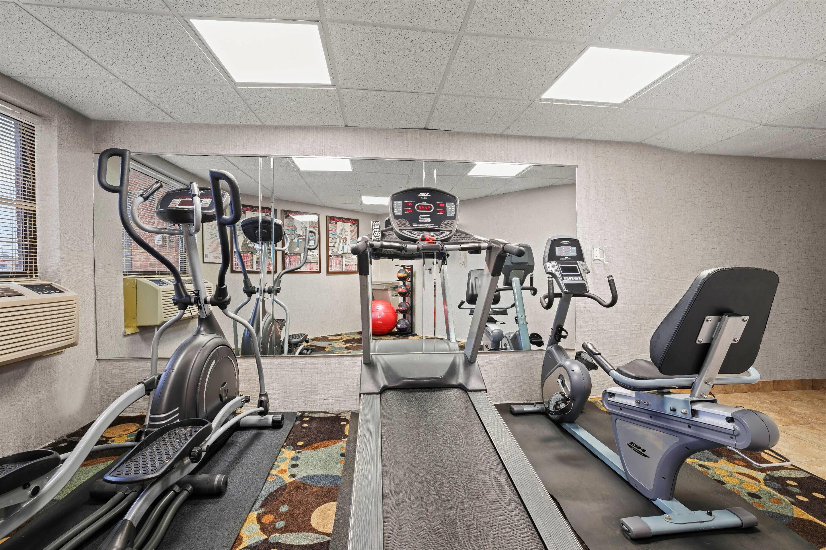 Health club fitness center gym | Days Inn by Wyndham Utica