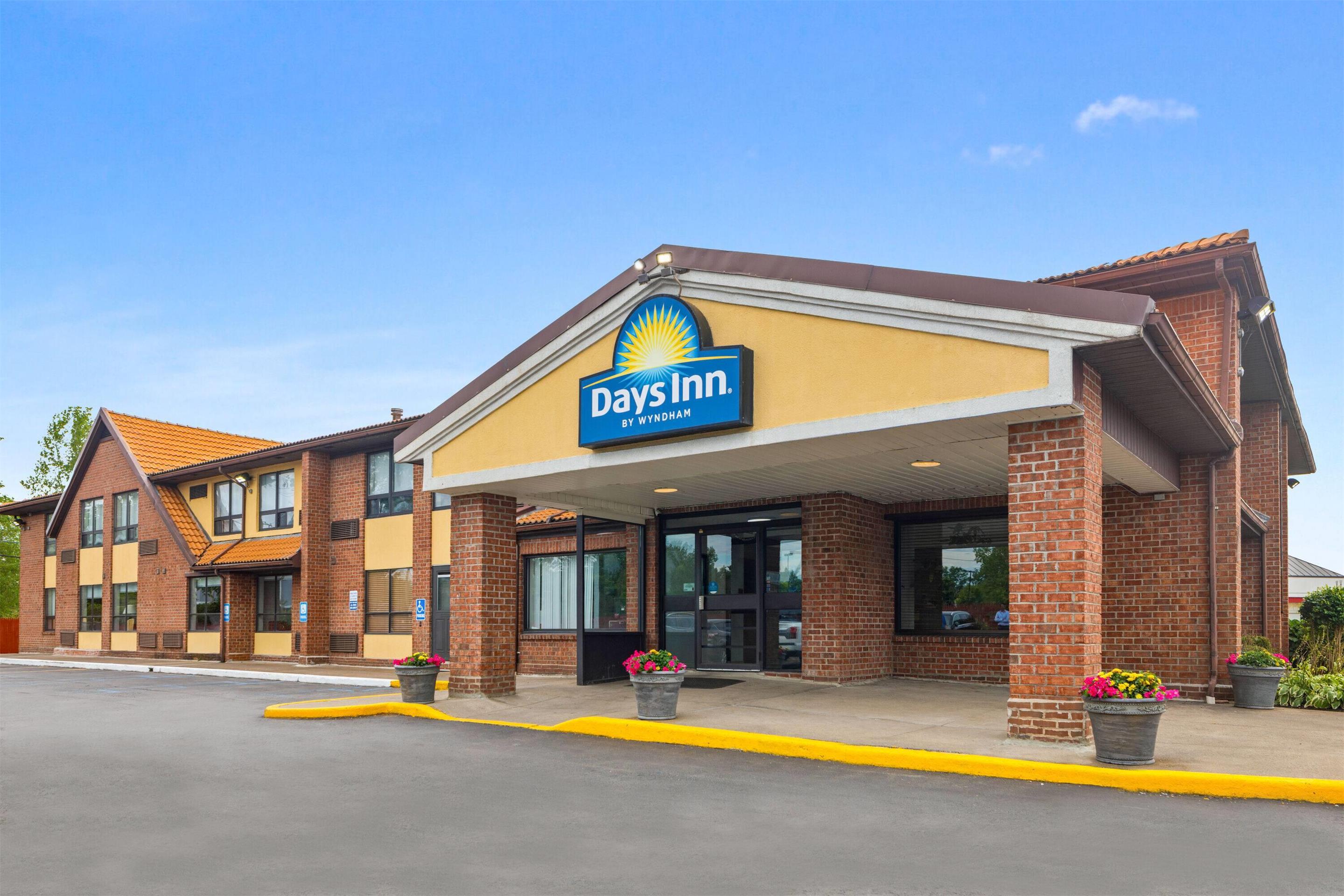 Exterior | Days Inn by Wyndham Utica