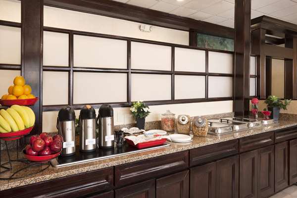  - Ramada Hotel Newark - I-95, Exit 3