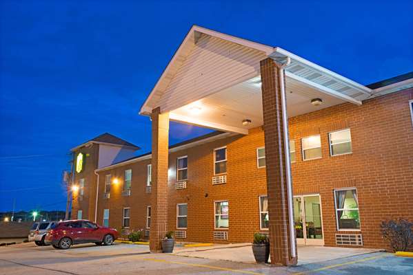 Exterior view - Super 8 Motel Airport St Louis