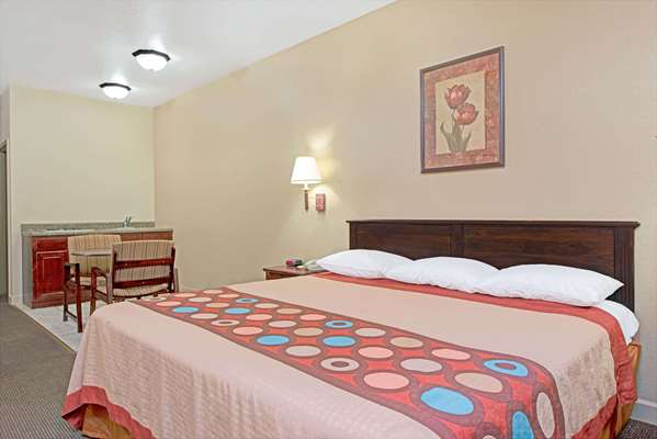  - Super 8 Motel Airport St Louis