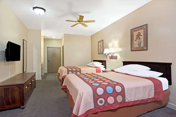  - Super 8 Motel Airport St Louis