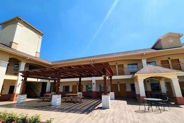  - Days Inn & Suites Humble